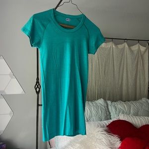Teal lululemon top